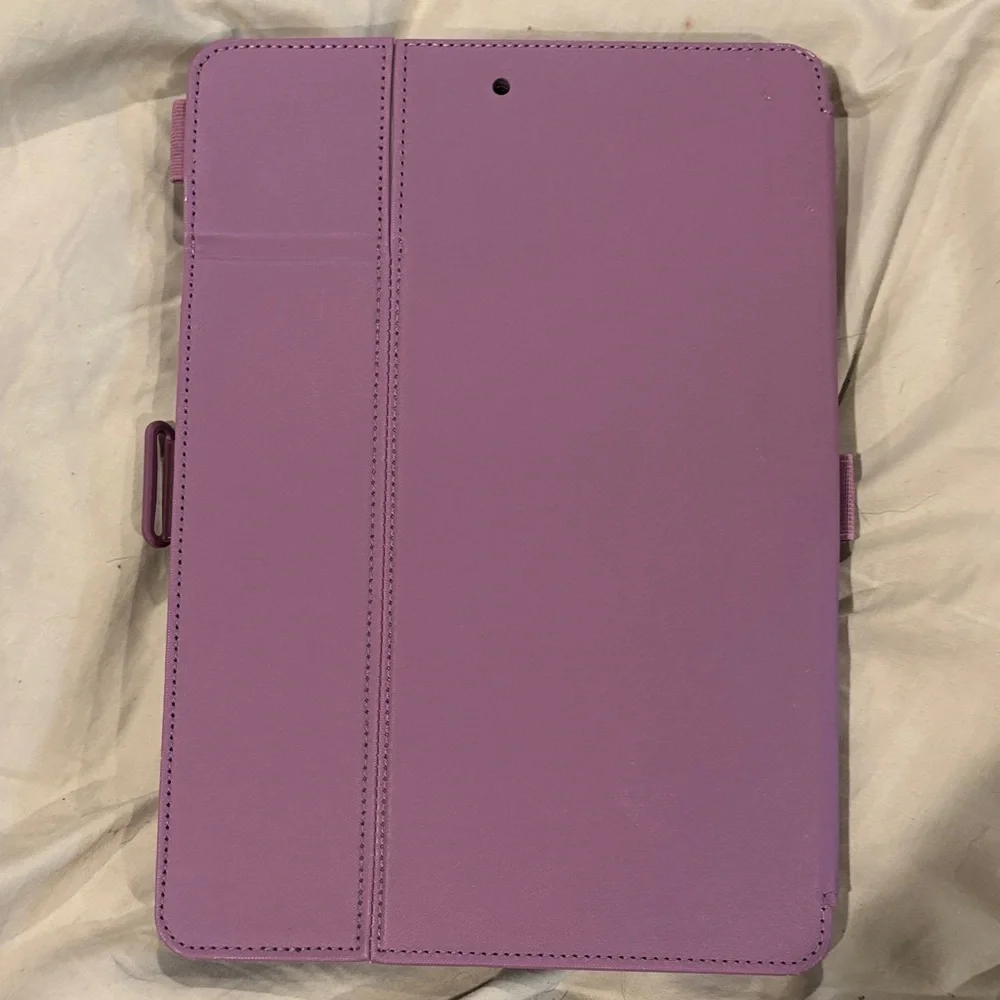 NWT Speck Balance Folio for iPad 10.9